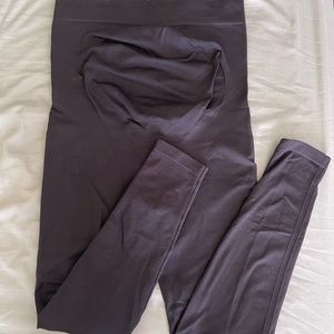 BLANQI® Everyday™
Maternity Belly Support Leggings